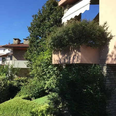 Maison Cherie Bed and Breakfast *