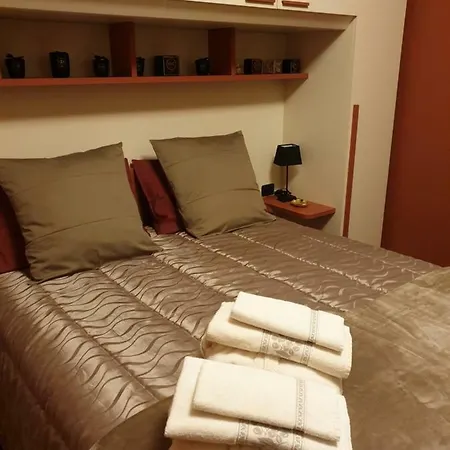 Maison Cherie Bed and Breakfast *